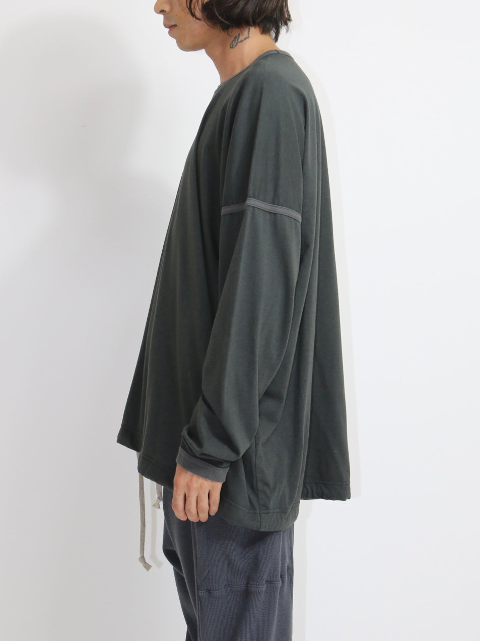 LONG SLEEVE BALLOON TEE【O20TS1】OFF BLACK