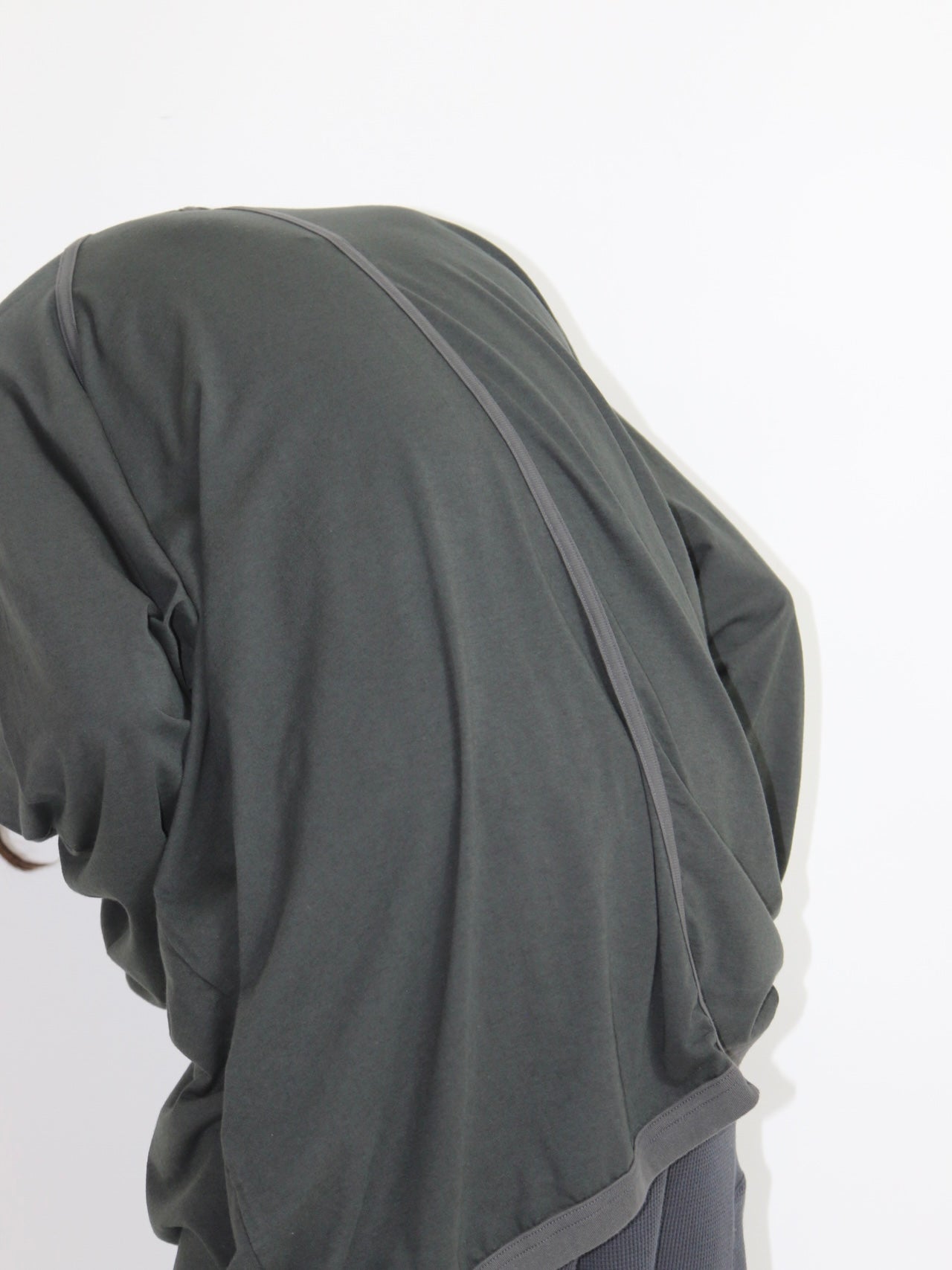 WIDE FIT HIGH NECK TEE【O20TS3】OFF BLACK