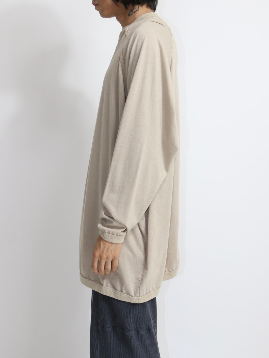 WIDE FIT HIGH NECK TEE【O20TS3】ASH SAND