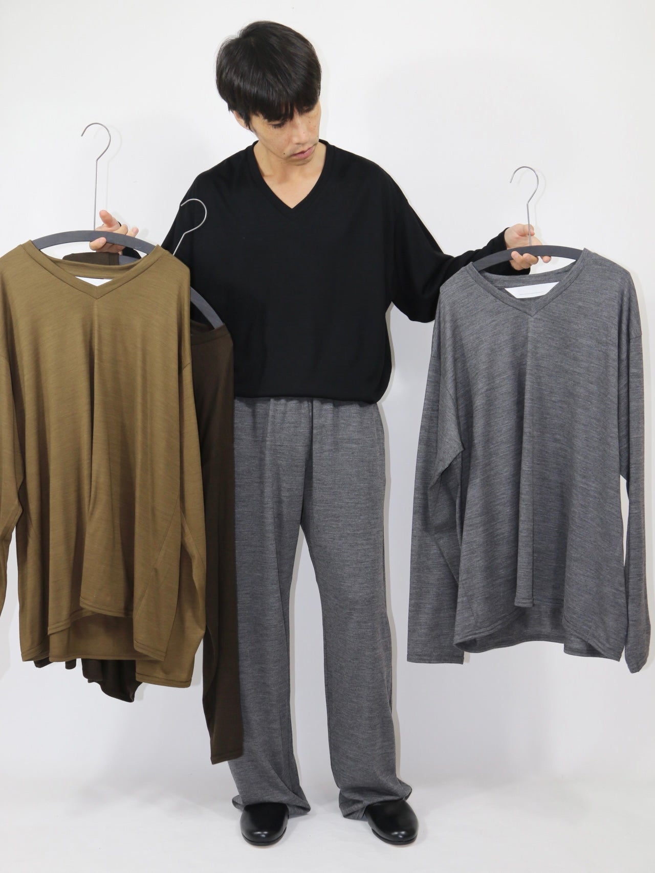 MERINO V NECK【A-107】BLACK