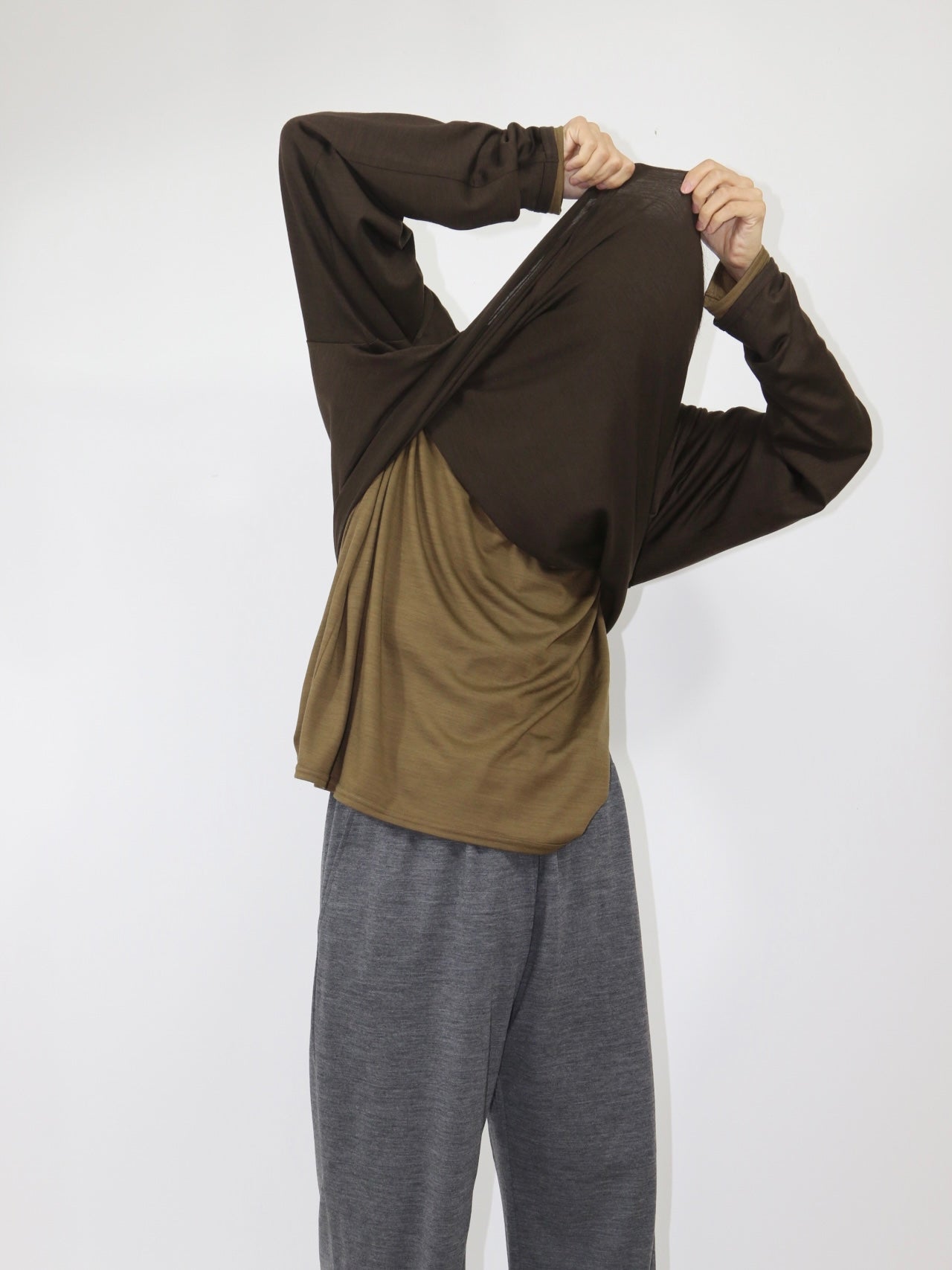 MERINO V NECK【A-107】COYOTE