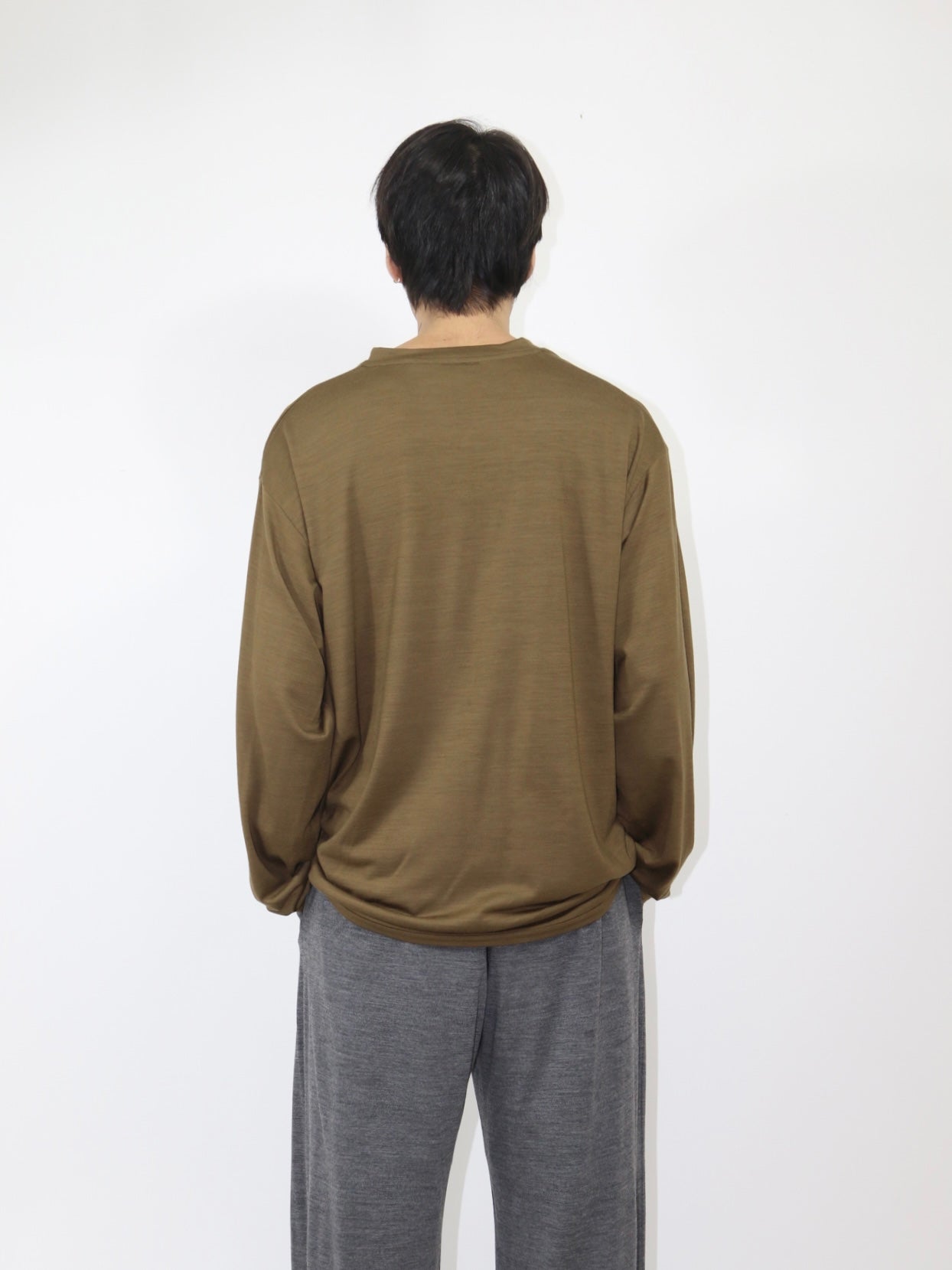 MERINO V NECK【A-107】COYOTE