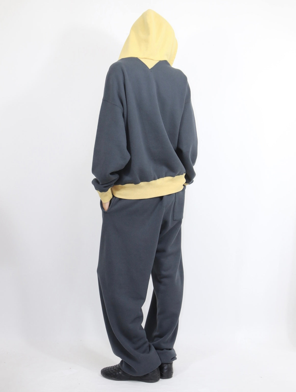 SIDESEAMLESS SWEAT PANTS【A-116】OFF BLACK/AGING GOLD