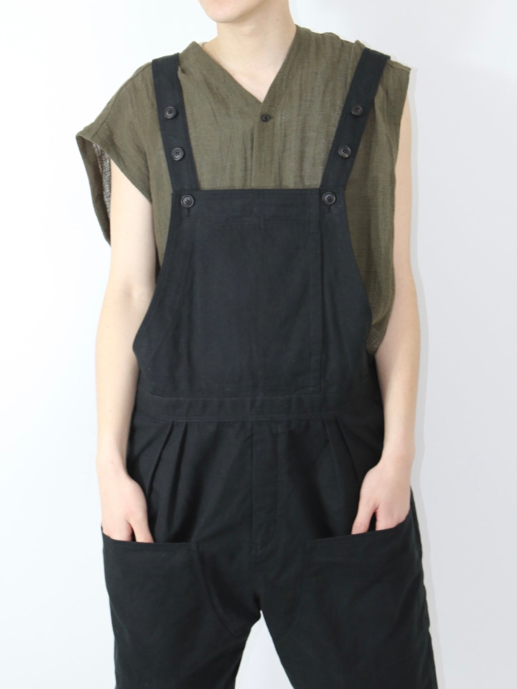 CROPPED DUNGAREES【O19DG1】OFF BLACK