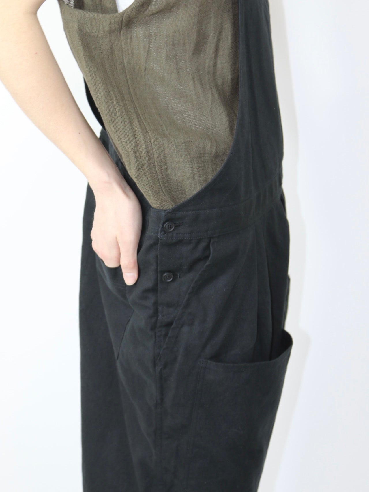 CROPPED DUNGAREES【O19DG1】OFF BLACK