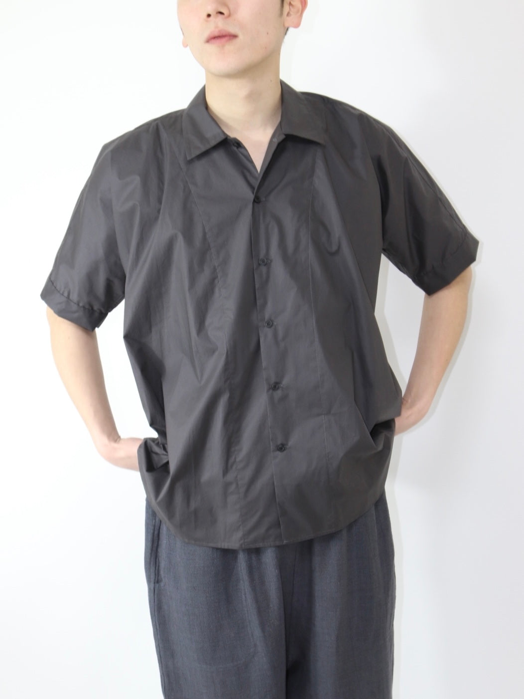 SHORT SLEEVED SHIRT【O19SRT5】DK GREY