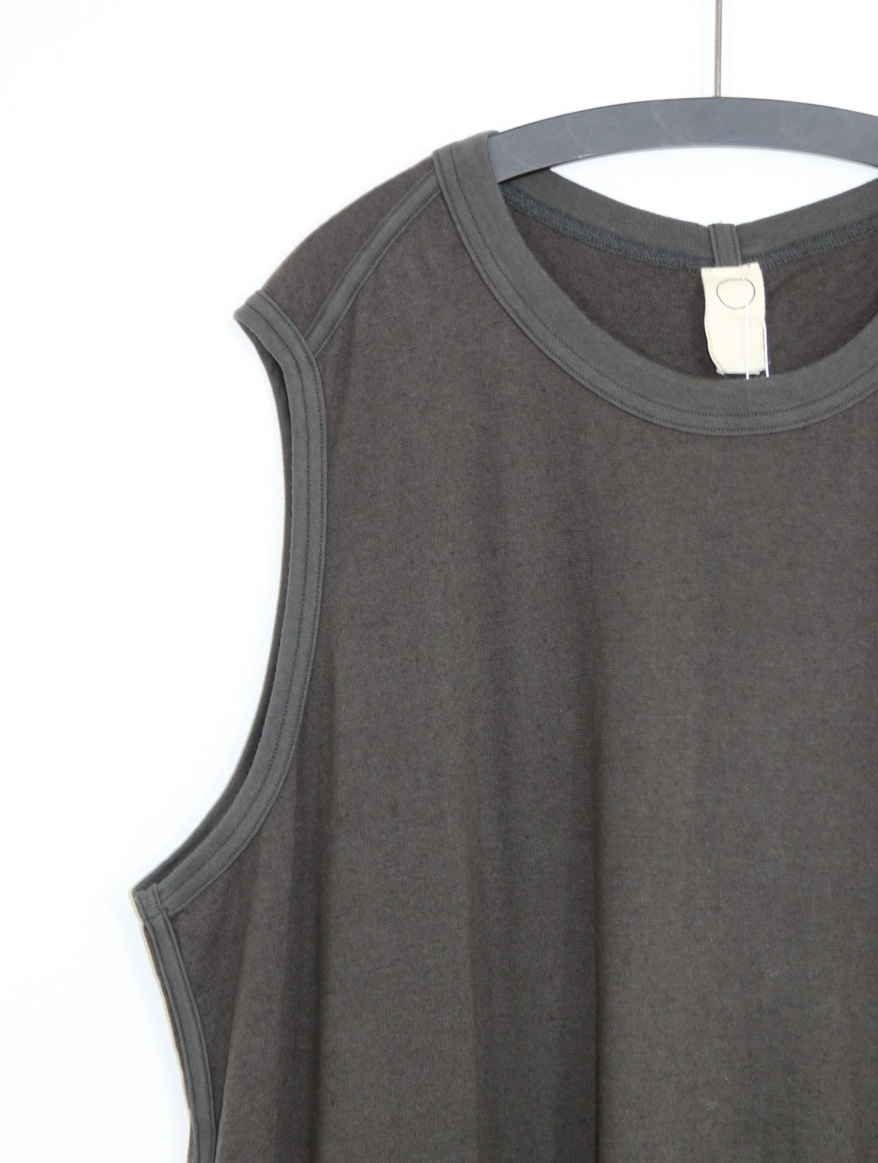 SLEEVELESS TEE【O21TS2】OFF BLACK