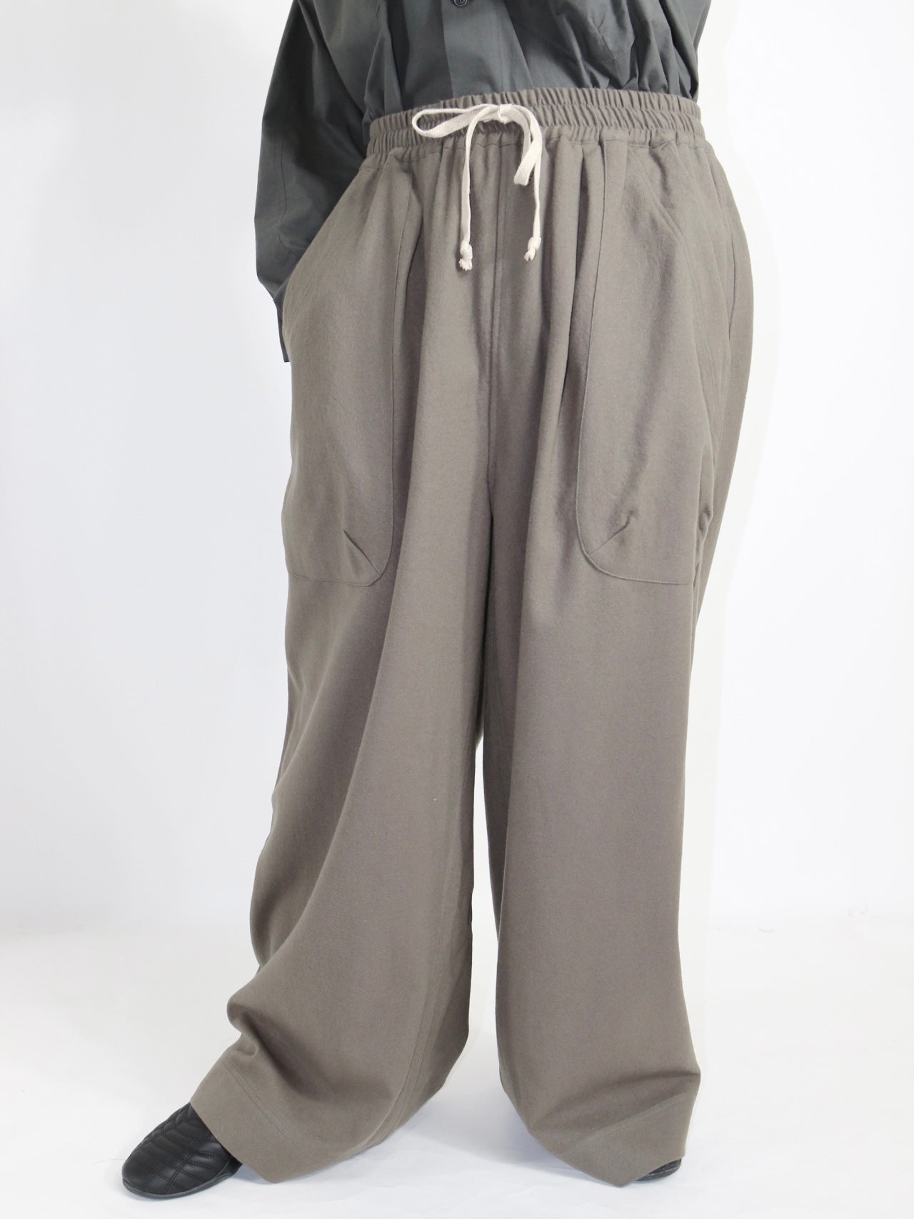 WIDE EASY PANTS【O20TR1】TAUPE